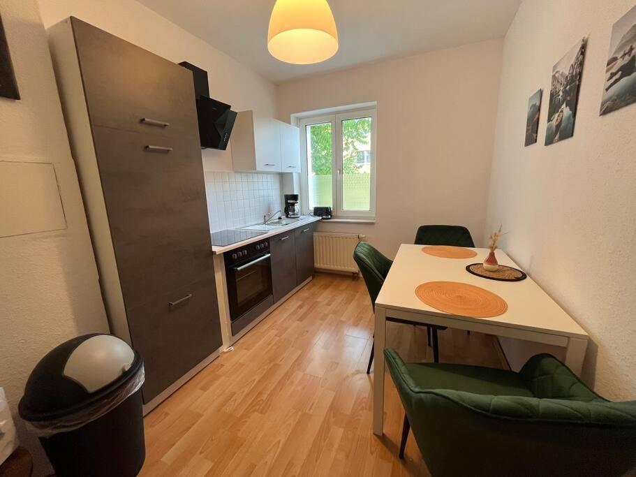Blue Chili 22 - 2-Raum-Wohnung Im Stadtfeld Ost Magdeburgo Esterno foto